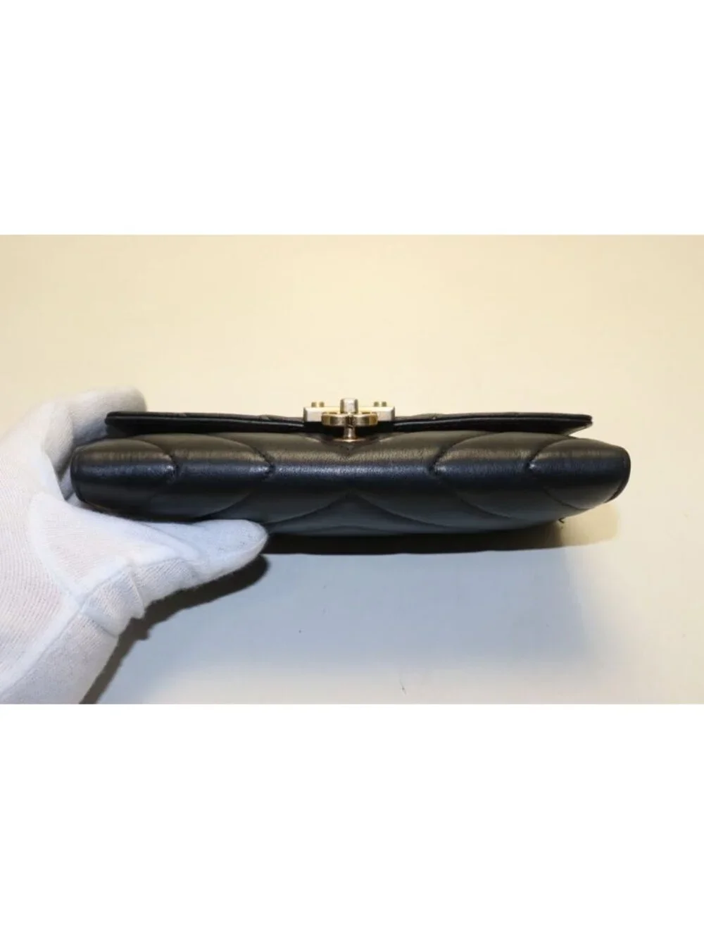 Chanel Chez Blanc GD Leather Bifold Wallet